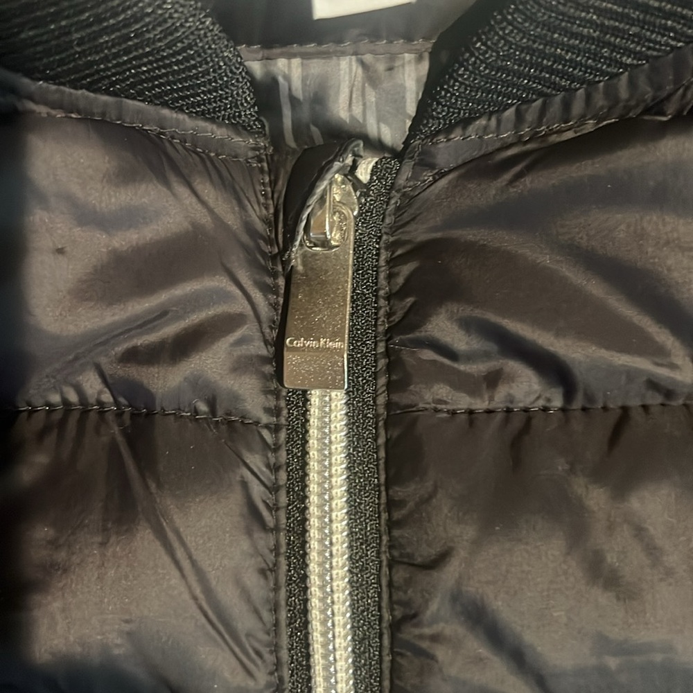 Calvin Klein Men's Black Puffer Vest - Picture 4 of 6